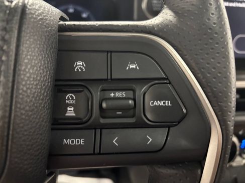 Used 2026 Toyota 4Runner Limited AWD/4WD image 7