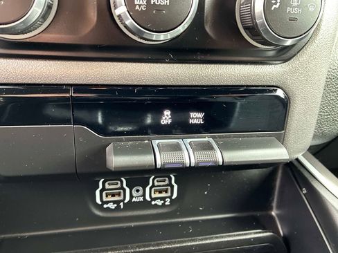 Used 2022 RAM 1500 Big Horn AWD/4WD image 30