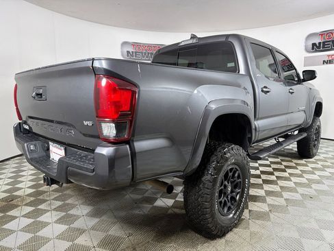 Used 2022 Toyota Tacoma SR5 w/ Technology Package image 3