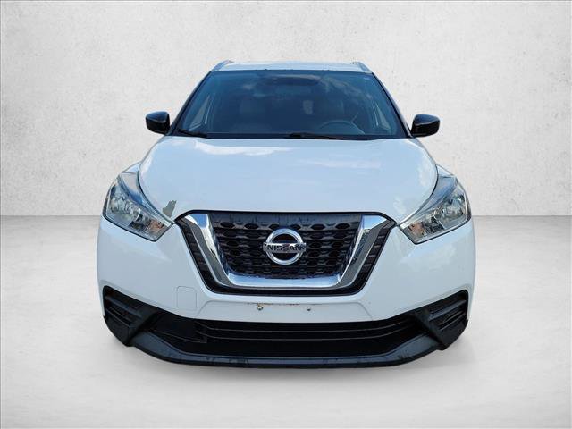 Used 2019 Nissan Kicks S FWD image 2