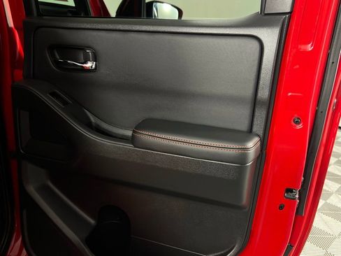 Used 2024 Nissan Frontier Pro-X image 32