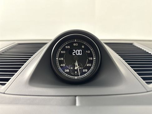 Certified 2025 Porsche Macan GTS image 29