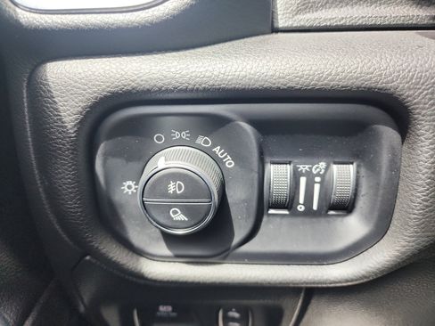 Used 2024 RAM 1500 Laramie AWD/4WD image 19