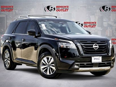 Used 2023 Nissan Pathfinder SL w/ Lighting Package (N92)