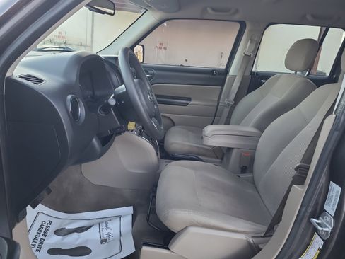 Used 2016 Jeep Patriot Sport w/ Power Value Group image 12