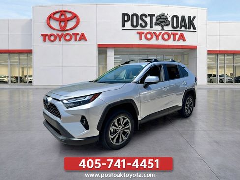 Used 2023 Toyota RAV4 XLE Premium AWD/4WD image 6