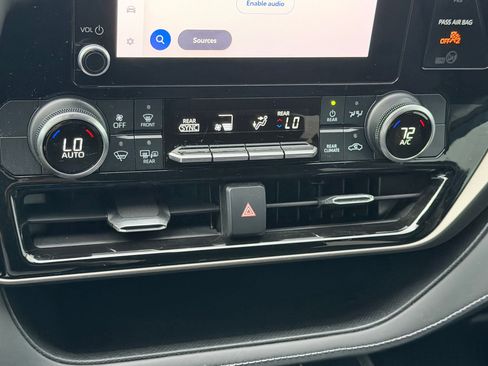 Used 2023 Toyota Highlander LE image 18