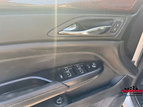 Used 2016 Cadillac SRX Luxury w/ Driver Awareness Package image 21