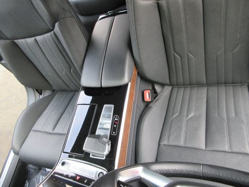 Used 2022 Audi A8 L 3.0T image 13