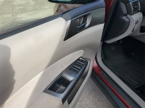 Used 2013 Subaru Forester 2.5X Limited image 11