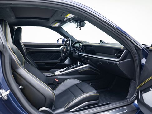 Used 2022 Porsche 911 Turbo S image 32