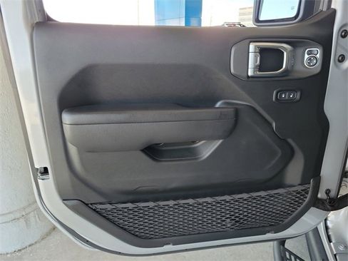 Used 2024 Jeep Wrangler Sport S image 21