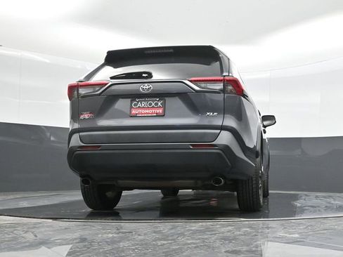 Used 2019 Toyota RAV4 XLE image 29