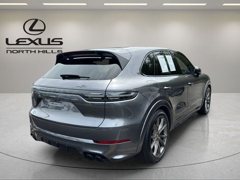 Used 2023 Porsche Cayenne GTS AWD/4WD image 5