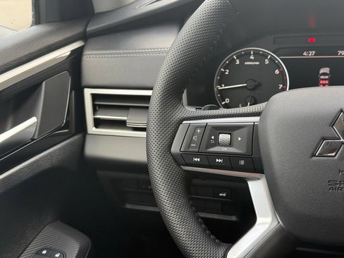 New 2026 Mitsubishi Outlander AWD image 10