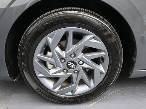 Used 2025 Hyundai Elantra Hybrid FWD image 22
