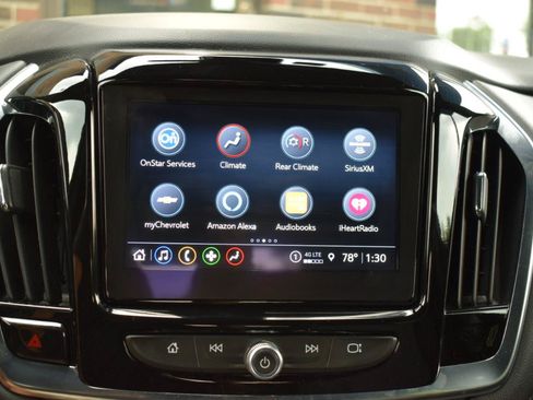 Used 2023 Chevrolet Traverse LT FWD image 23