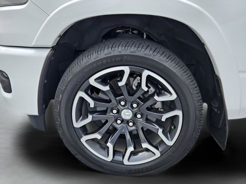 Used 2025 RAM 1500 Limited AWD/4WD image 38