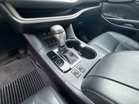 Used 2018 Toyota Highlander XLE FWD image 31