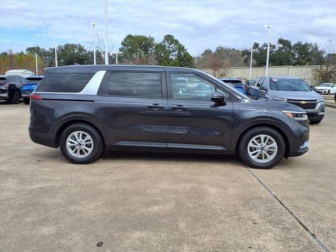 Used 2024 Kia Carnival LX image 28