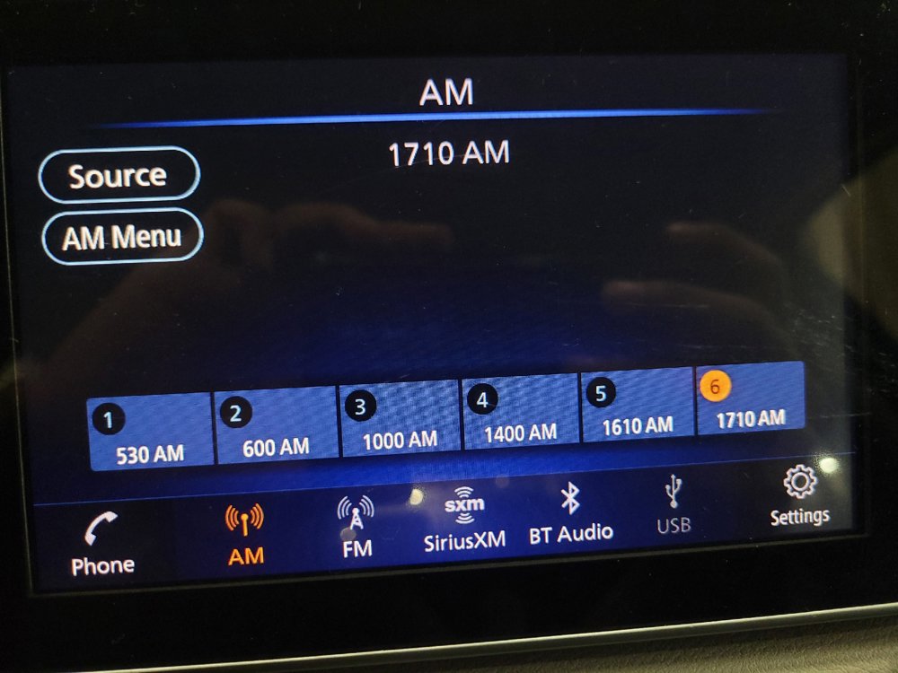 Used 2021 Nissan Versa SV FWD image 25