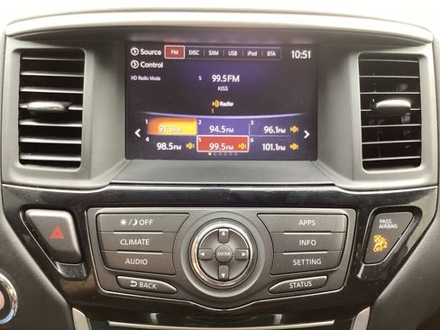 Used 2018 Nissan Pathfinder S AWD/4WD image 4