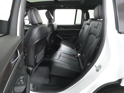 New 2026 Jeep Grand Cherokee Limited AWD/4WD image 15