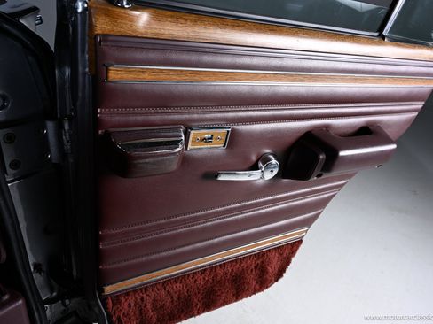 Used 1991 Jeep Grand Wagoneer image 30