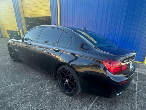 Used 2013 BMW 750Li xDrive image 3