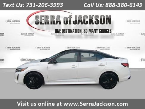 Used 2025 Nissan Sentra SR FWD image 1