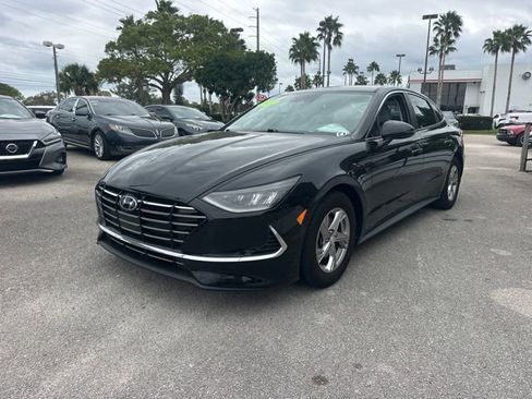 Used 2022 Hyundai Sonata SE image 2
