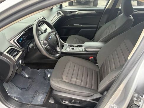 Used 2020 Ford Fusion SE FWD image 14