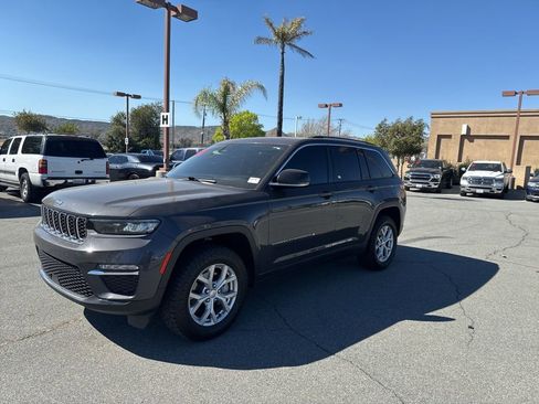 Used 2023 Jeep Grand Cherokee Limited image 4