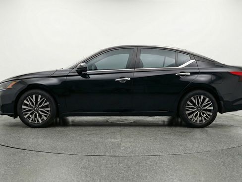 Used 2025 Nissan Altima 2.5 SV image 5