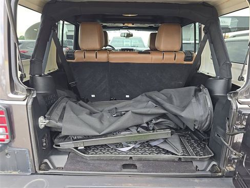 Used 2016 Jeep Wrangler Unlimited Sahara w/ Max Tow Package AWD/4WD image 7