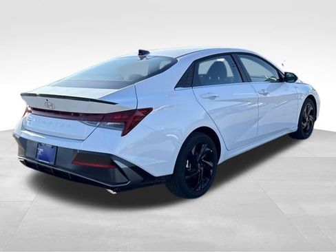 New 2026 Hyundai Elantra SEL Sport Premium FWD image 5