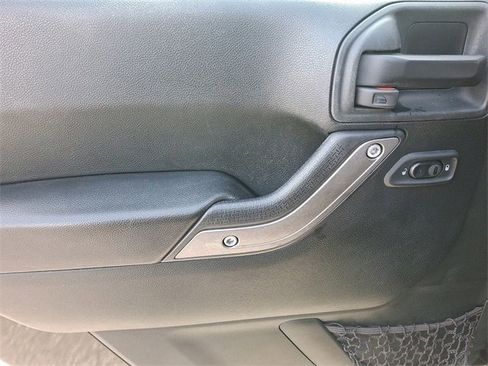 Used 2018 Jeep Wrangler Sport image 12