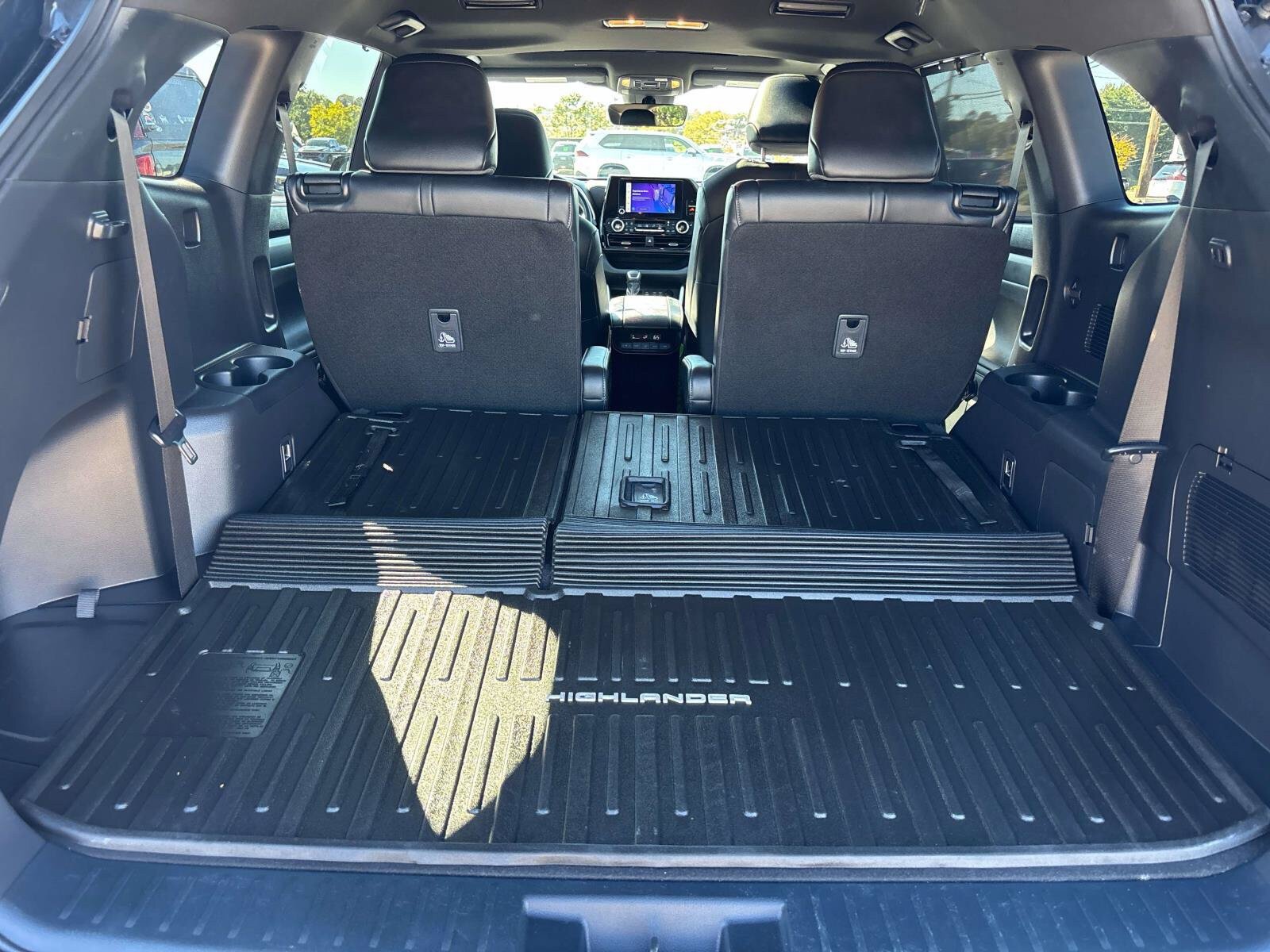 Used 2023 Toyota Highlander XSE AWD/4WD image 16