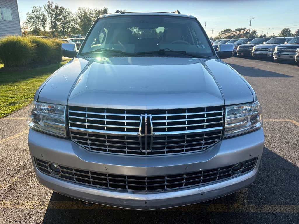 Used 2012 Lincoln Navigator 4WD image 3