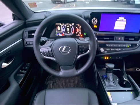 Certified 2025 Lexus ES 350 w/ Premium Package image 6