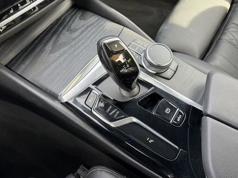 Used 2023 BMW 530i image 8