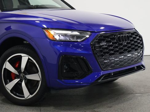 Used 2024 Audi Q5 2.0T Premium Plus w/ Premium Plus Package AWD/4WD image 3