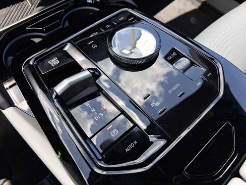 Used 2026 BMW 530i w/ Premium Package image 16