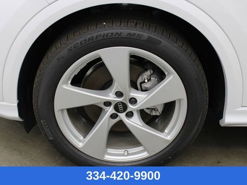 New 2025 Audi Q5 Prestige image 28