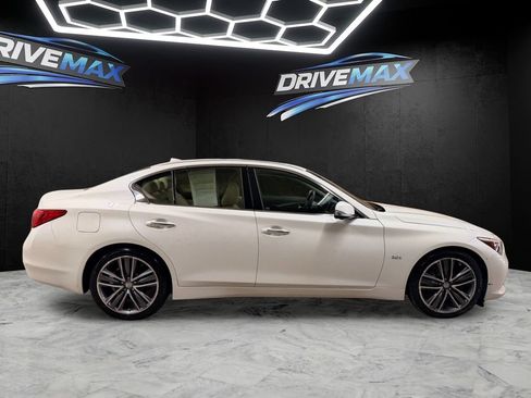Used 2017 INFINITI Q50 3.0t Premium AWD/4WD image 4