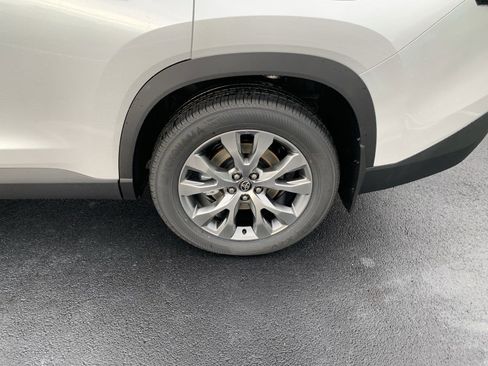 New 2024 Toyota Grand Highlander Limited image 10