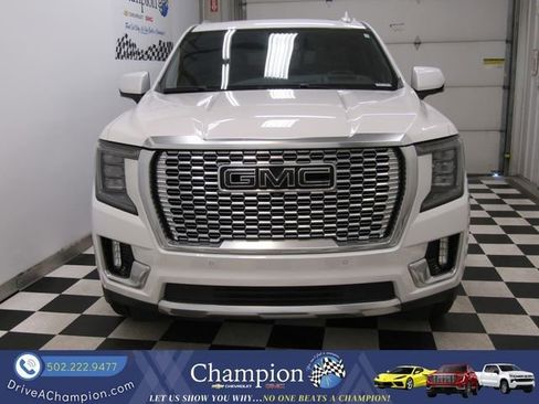 Used 2022 GMC Yukon Denali AWD/4WD image 2