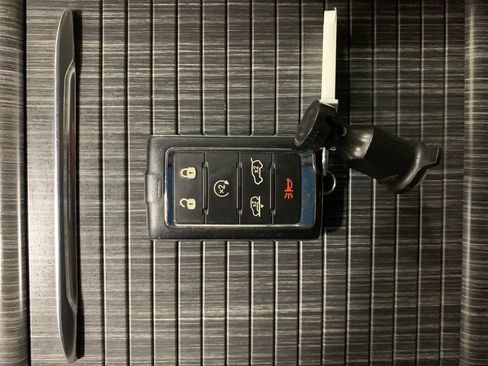 Used 2023 Jeep Wagoneer Series III w/ Rear Seat Video Group 1 image 33