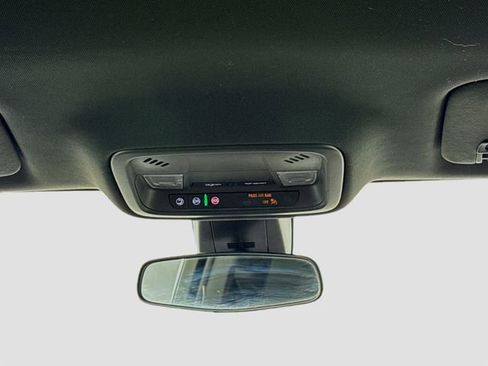 Used 2022 Chevrolet Traverse LS image 23