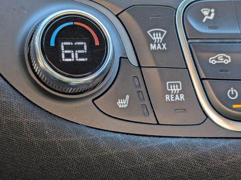 Used 2024 Chevrolet Malibu LT image 24